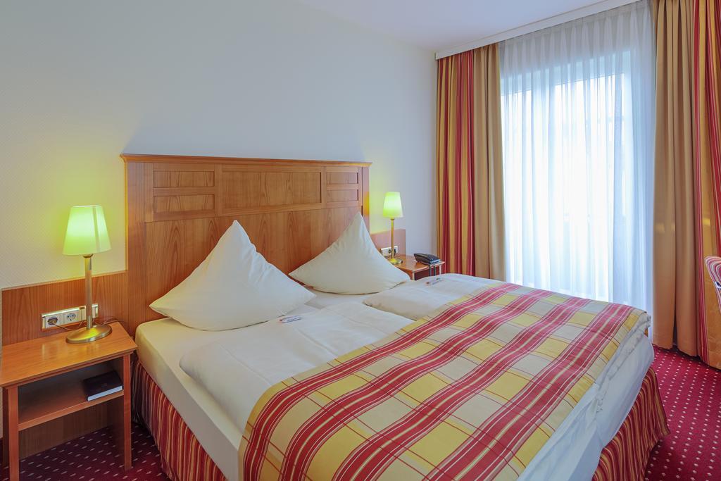 Standard Double Room,703700653:JPEG