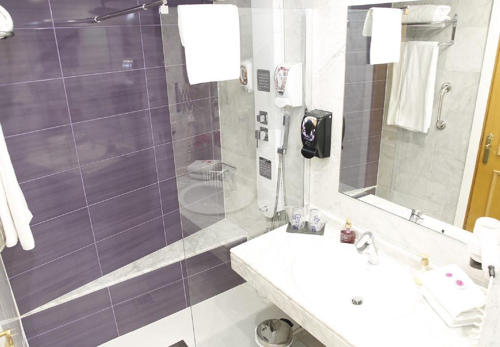 Double or Twin Room,642254814:JPEG