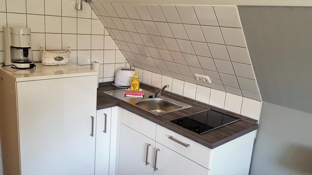 One-Bedroom Apartment,1399462022:JPEG