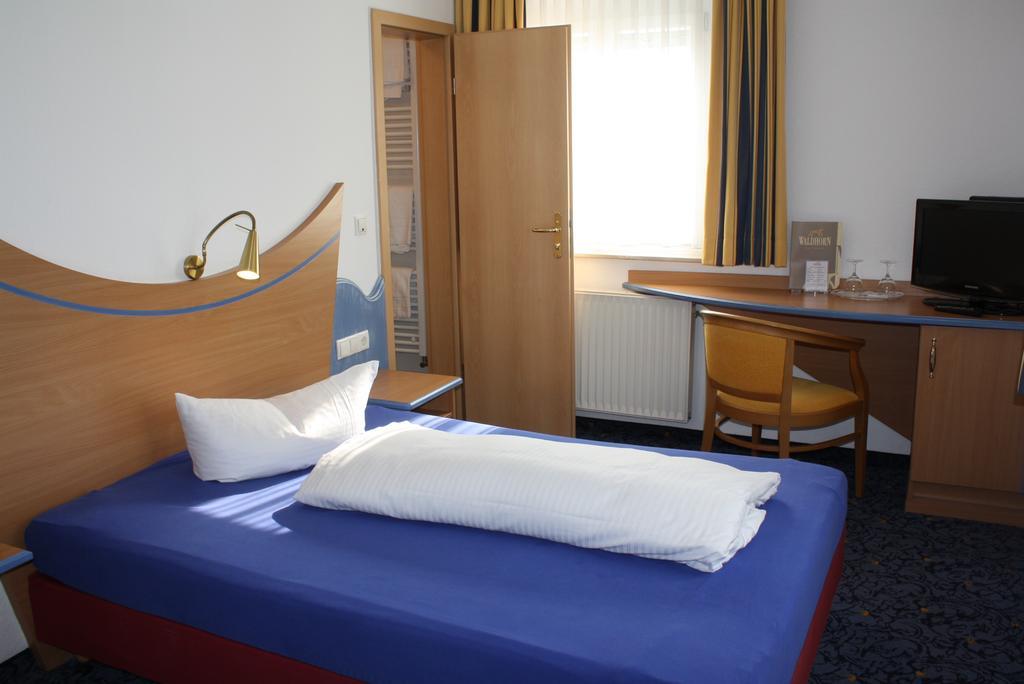 Small Single Room,398149266:JPEG