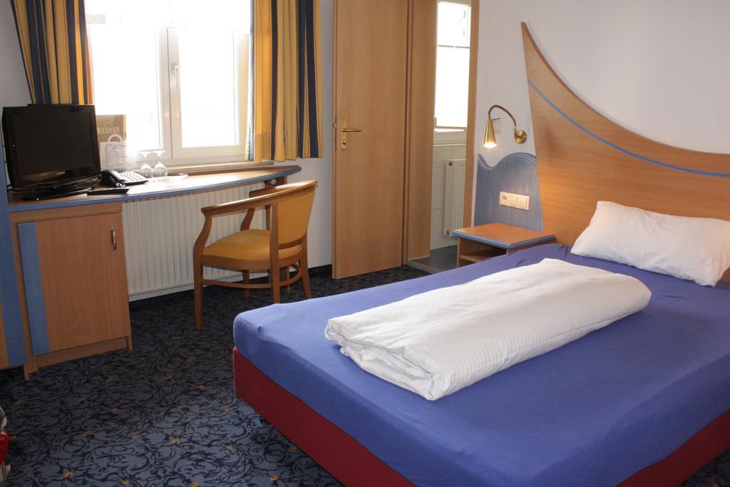 Small Single Room