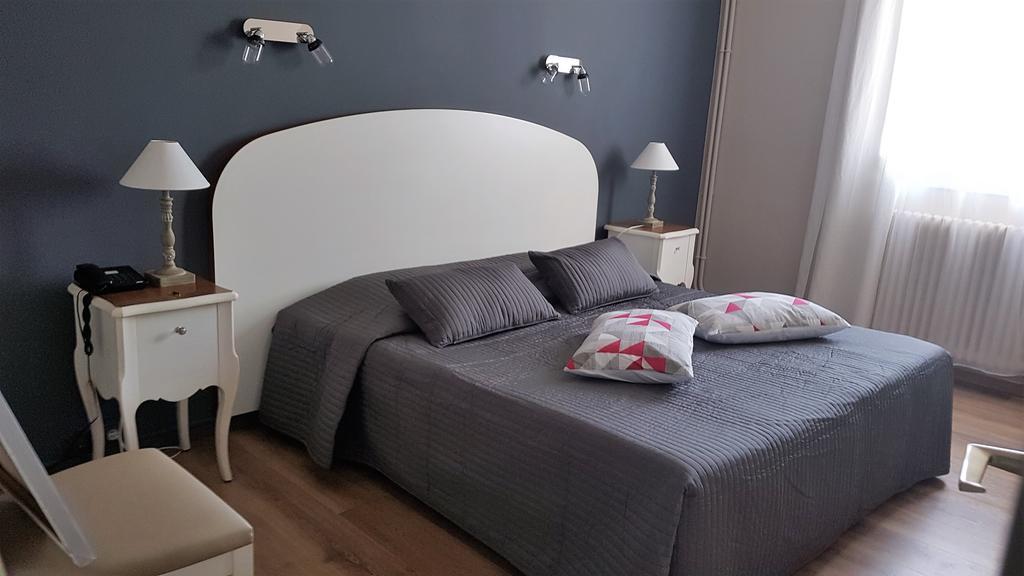 Standard Double Room Bath,674121576:JPEG