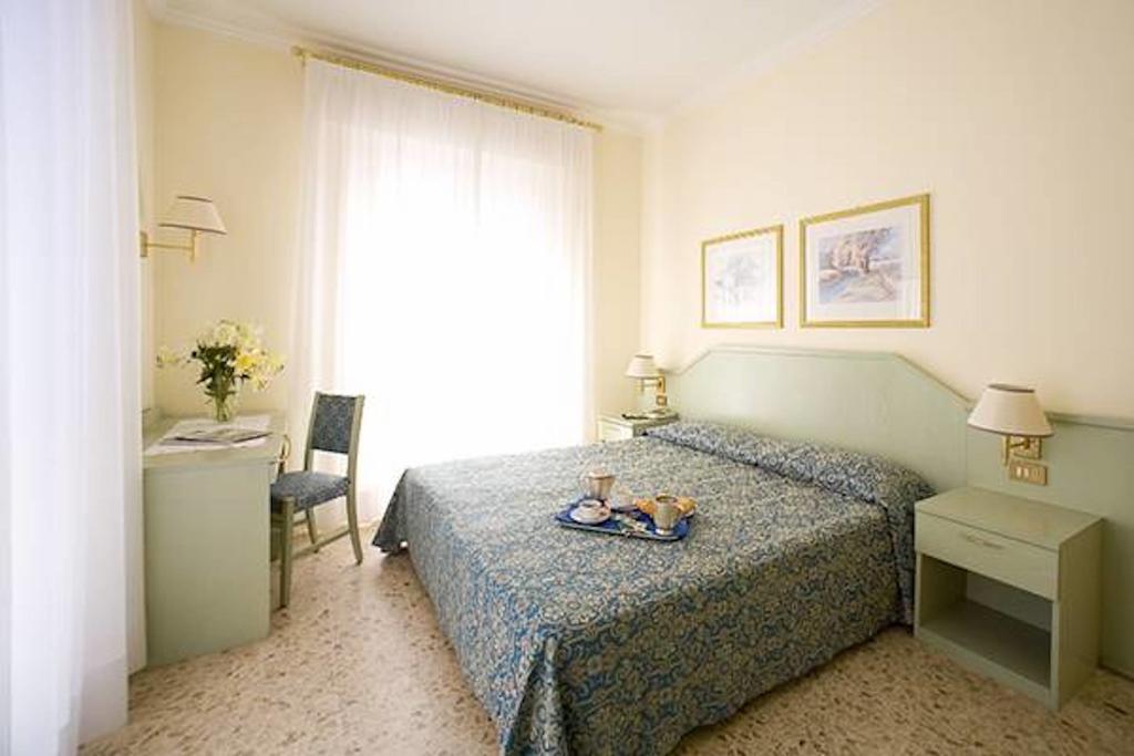 Superior Double or Twin Room,1374050120:JPEG