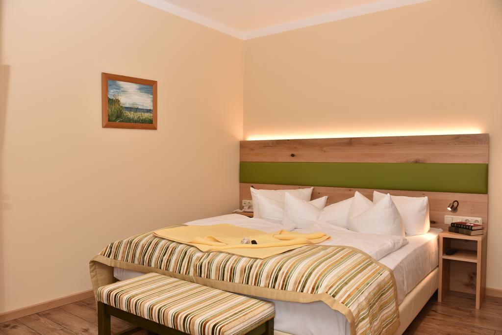 Junior Suite,752353001:JPEG