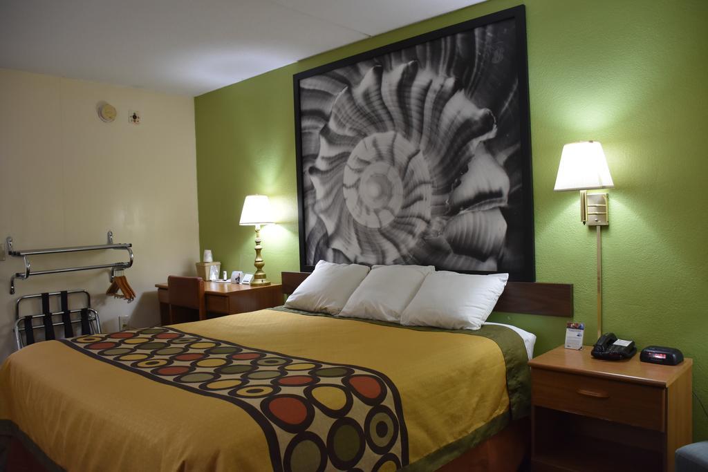 King Room - Mobility Access/Non-Smoking