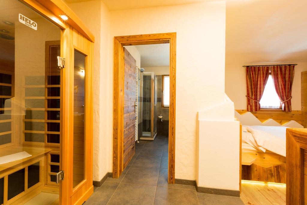 Deluxe Room sauna