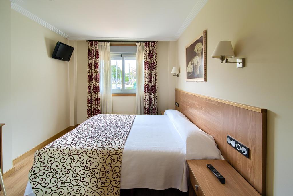 Triple Room,399117795:JPEG