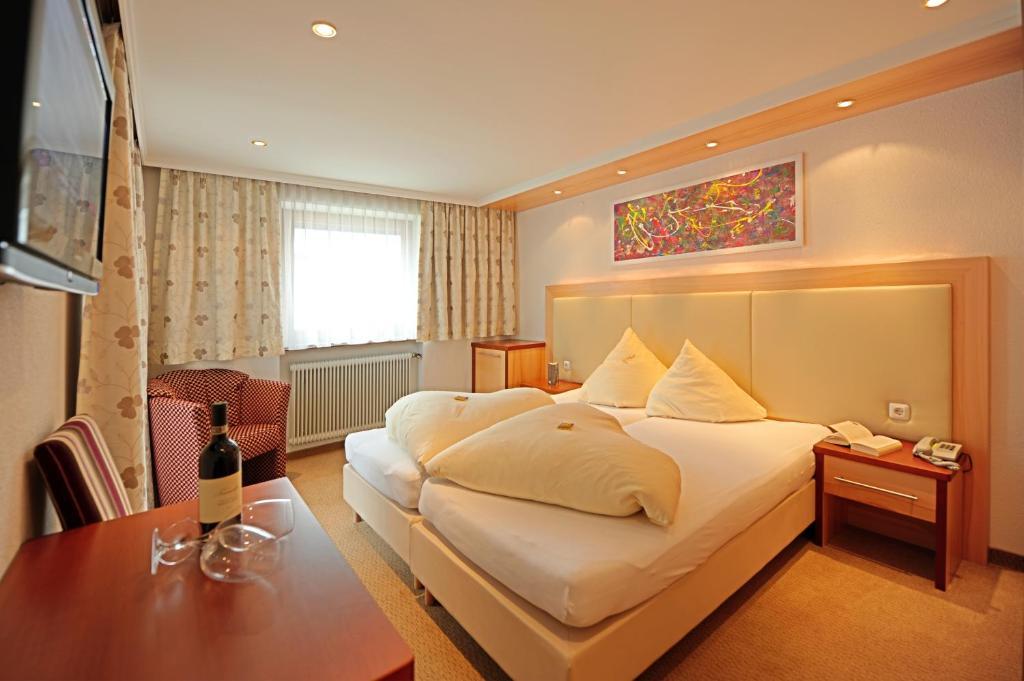 Standard Double Room,40007764:JPEG