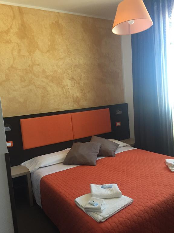 Double Room,400278357:JPEG