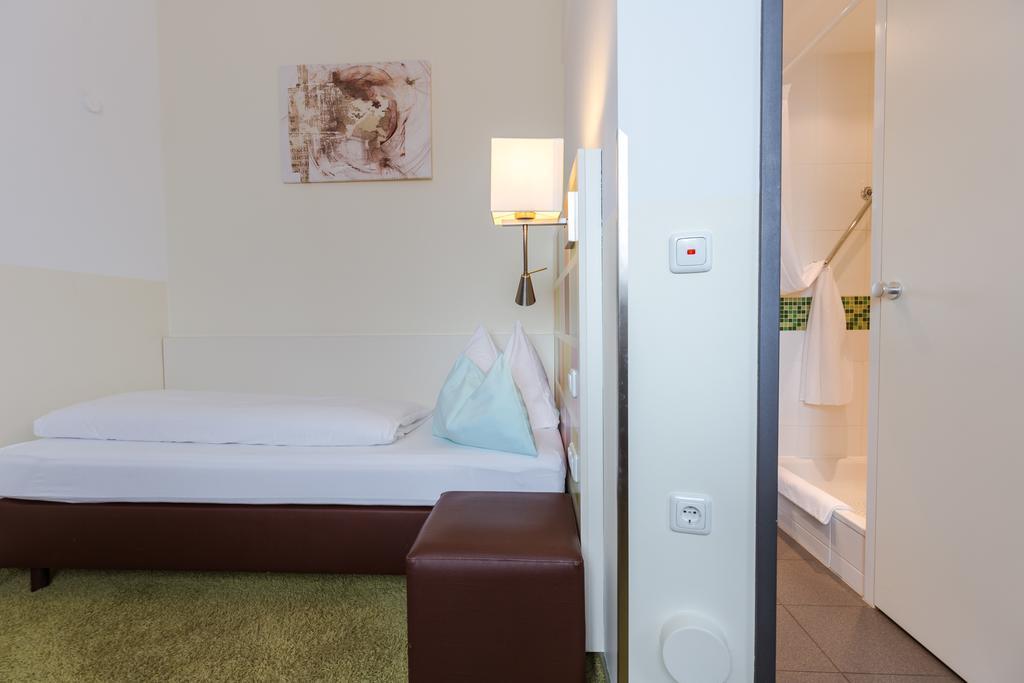 Economy Single Room