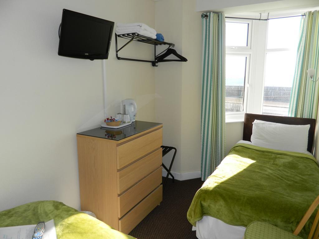 Twin Room Sea View,1589520616:JPEG