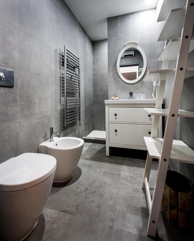 One-Bedroom Apartment,402209511:JPEG