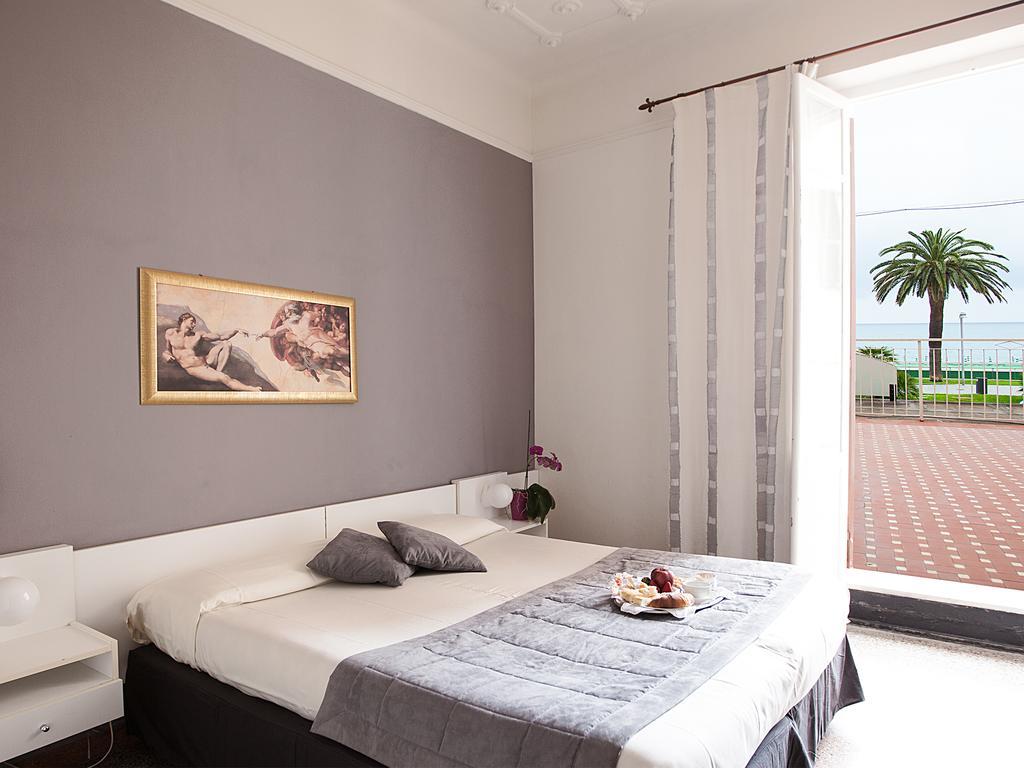Double or Twin Room Sea View