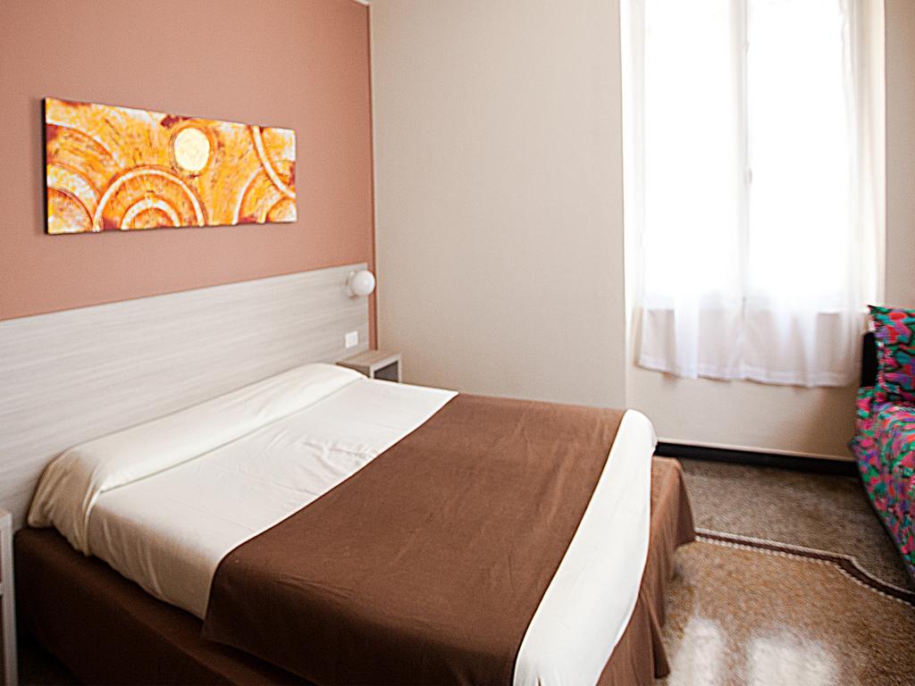 Standard Triple Room,402149640:JPEG