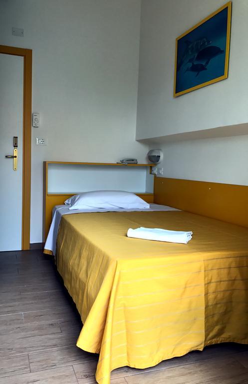 Single Room,402832200:JPEG