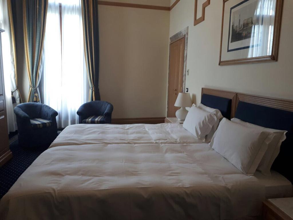 Deluxe Twin Room Canal View