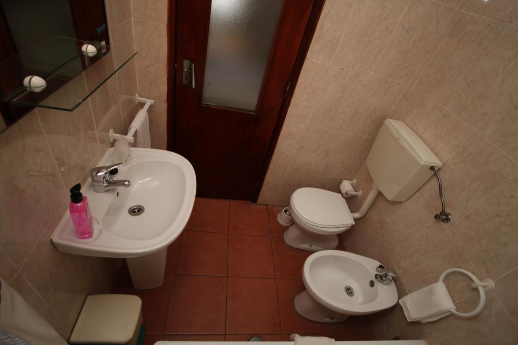 Triple Room,402918393:JPEG