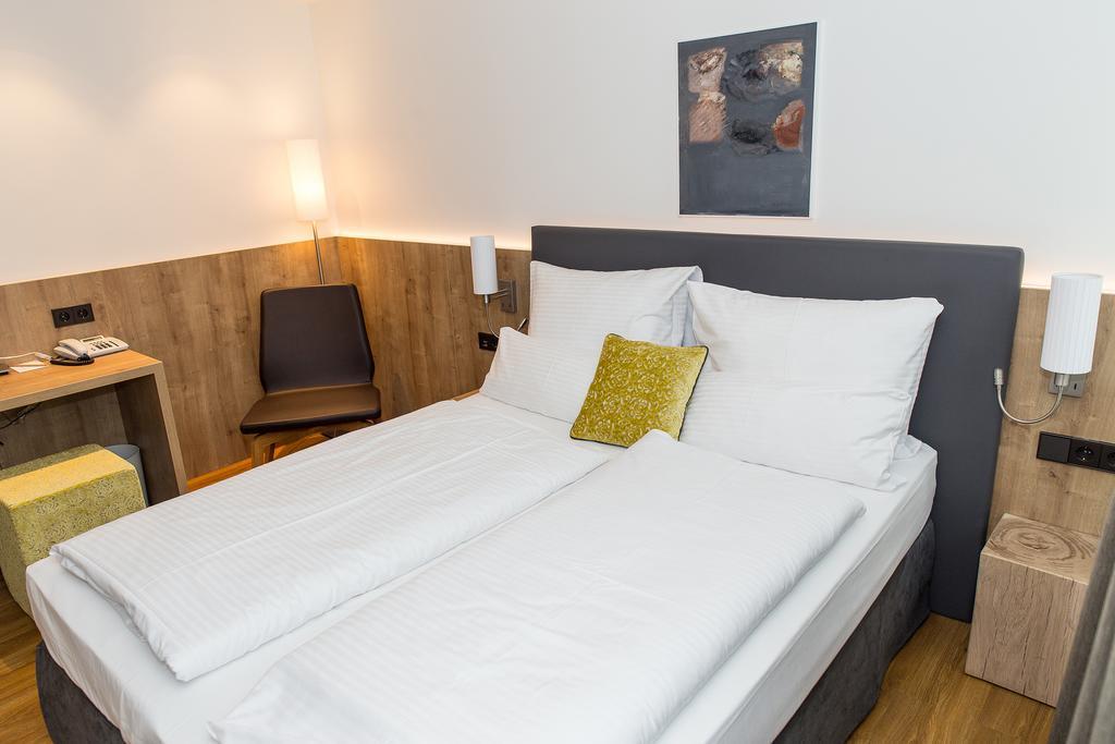 Standard Double Room,402913167:JPEG