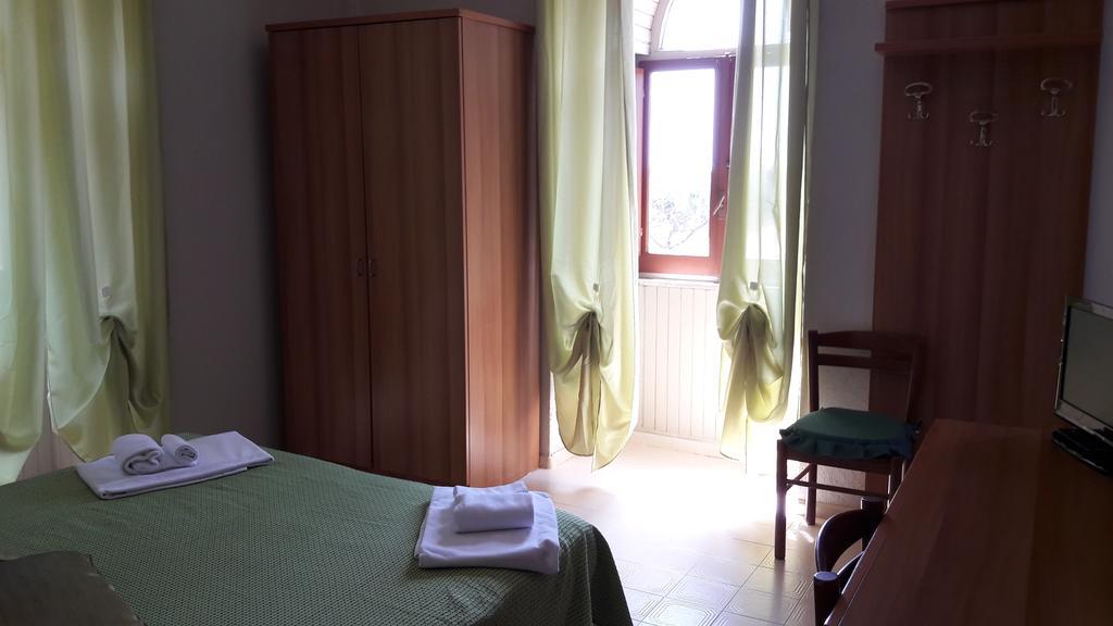Double or Twin Room,403550646:JPEG