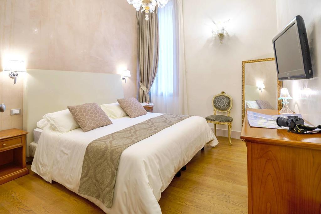 Double or Twin Room,403591290:JPEG