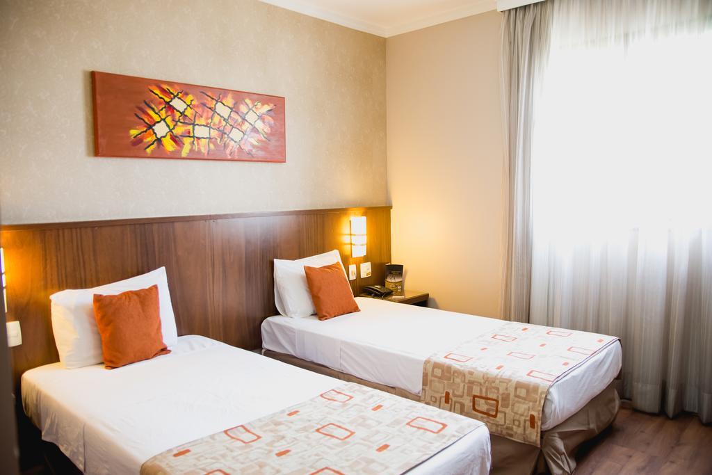 Quarto Superior Class A 2 camas Solteiro e Vista da Cidade,403743117:JPEG