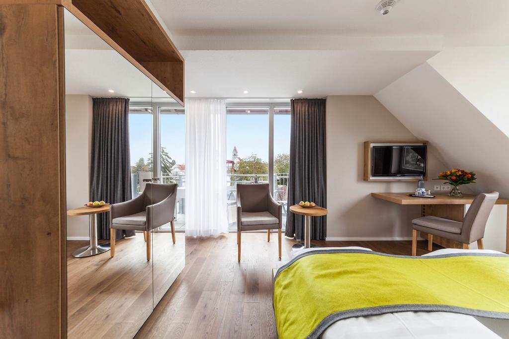 Double Room Balcony Lake View