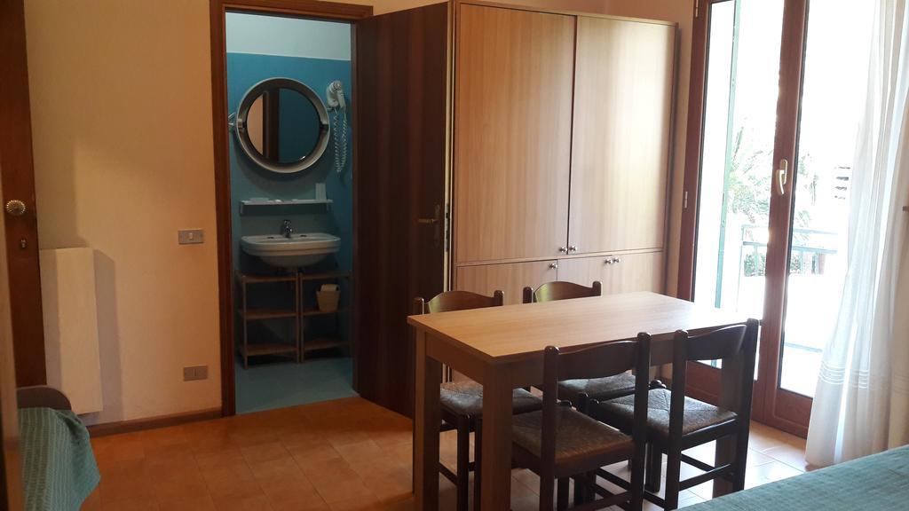 One-Bedroom Apartment,403892283:JPEG