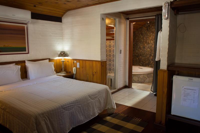Deluxe Chalet Hot Tub