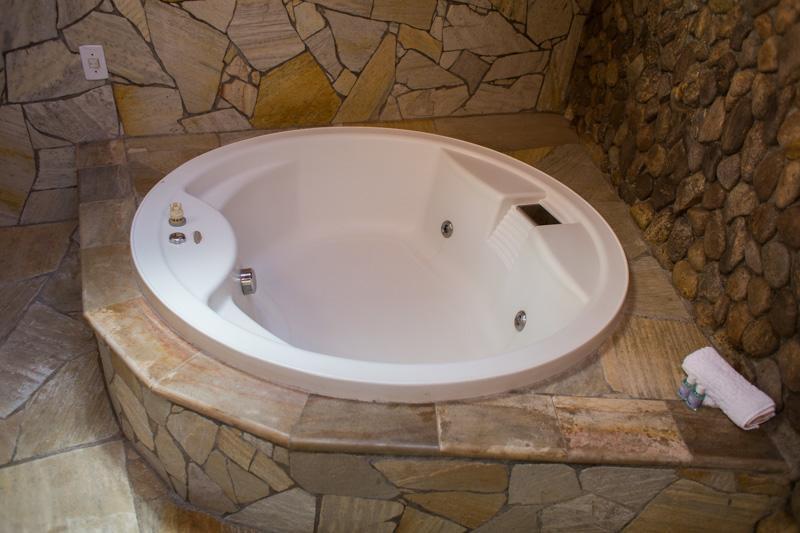 Deluxe Chalet Hot Tub