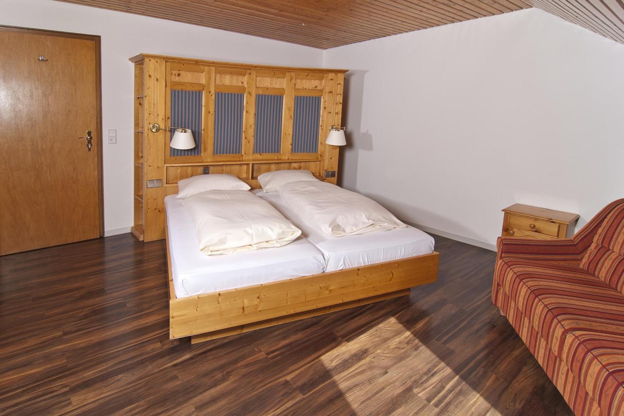 Double Room,11082974:JPEG