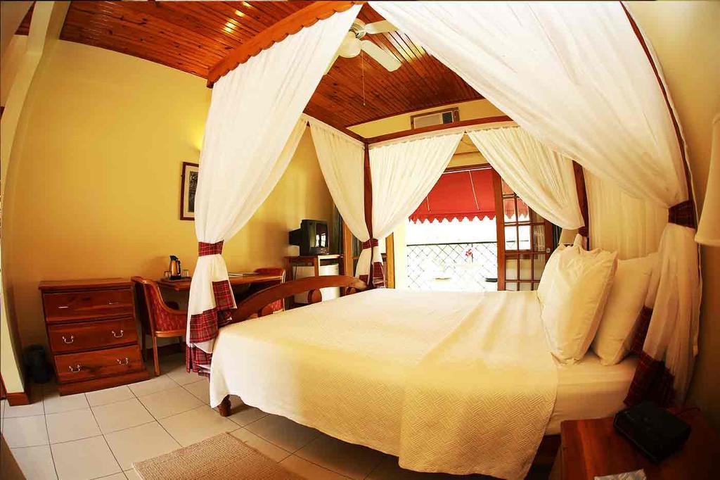 King or Double Room Garden View