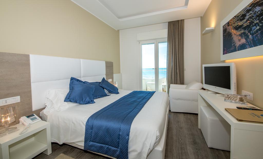 Deluxe Double or Twin Room Sea View