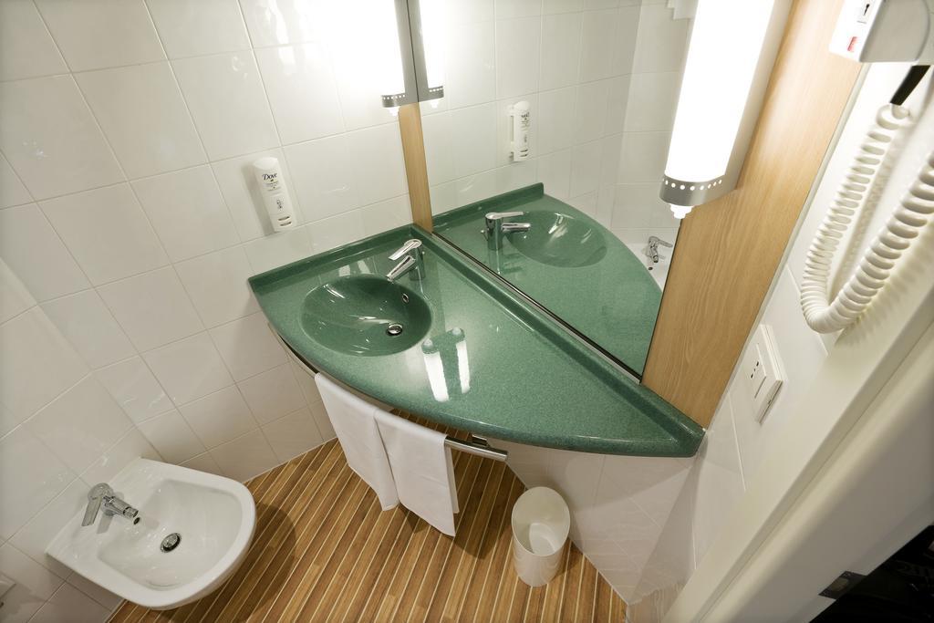 Twin Room,404109108:JPEG