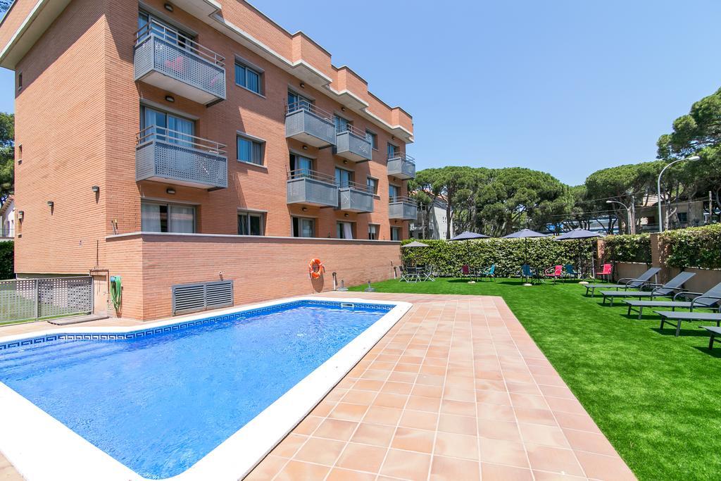 One-Bedroom Apartment with Balcony,404338833:JPEG