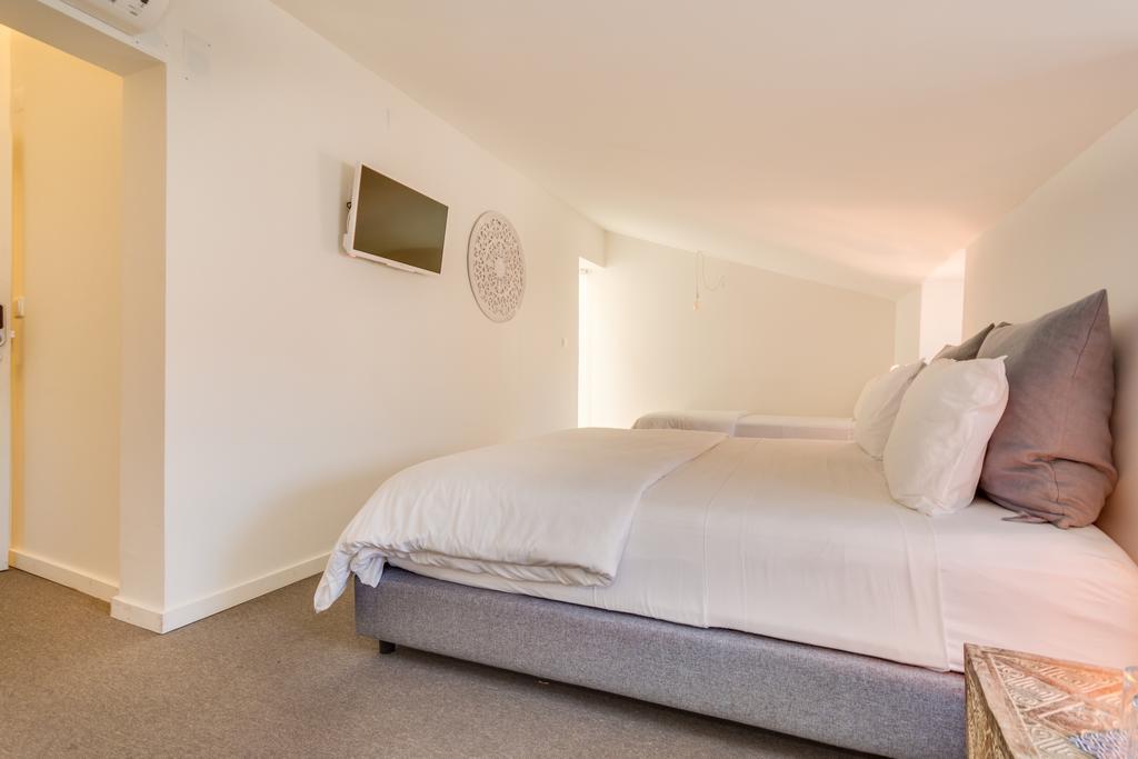 Triple Room,404377011:JPEG