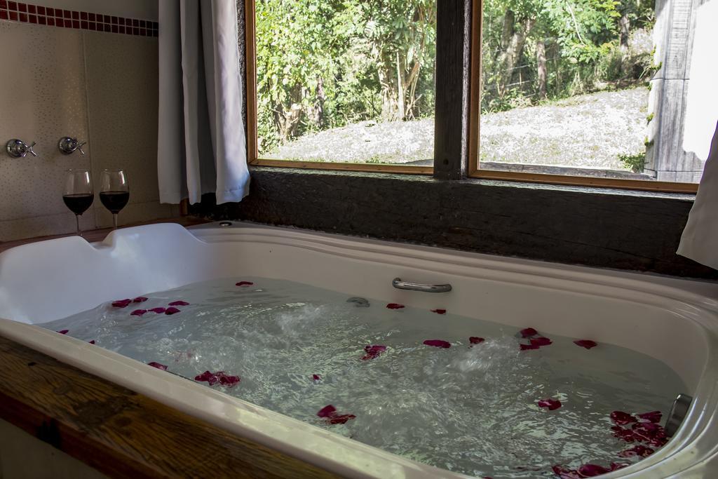 Queen Suite Spa Bath