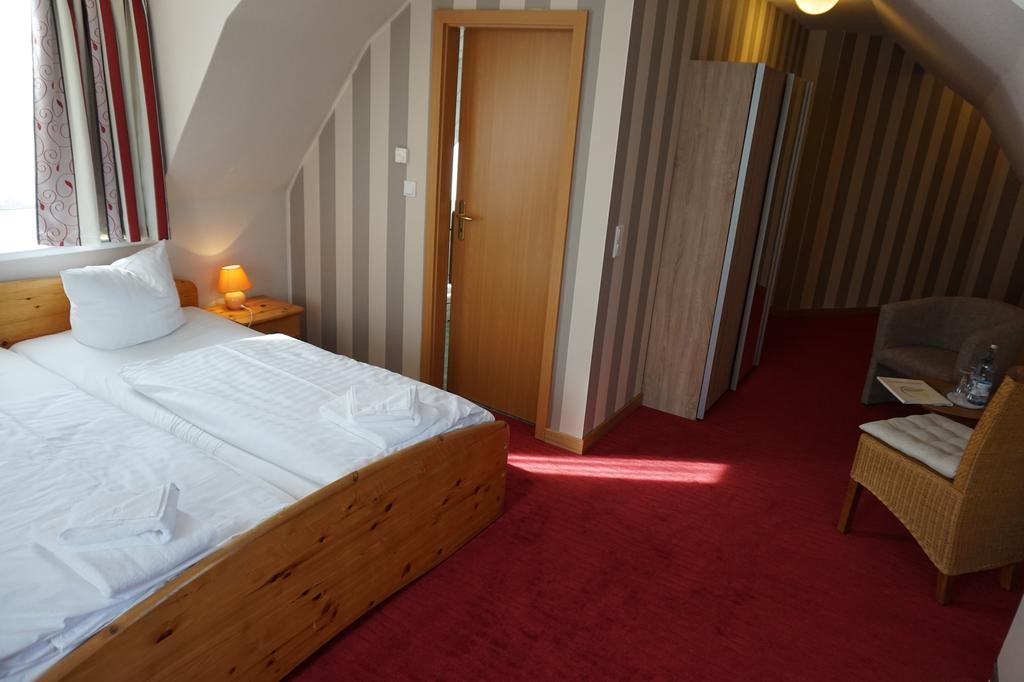 Triple Room Bathroom
