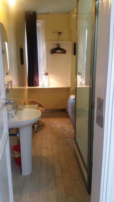Single Room,984355243:JPEG