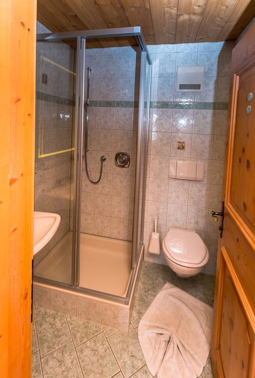 One-Bedroom Apartment,407515596:JPEG