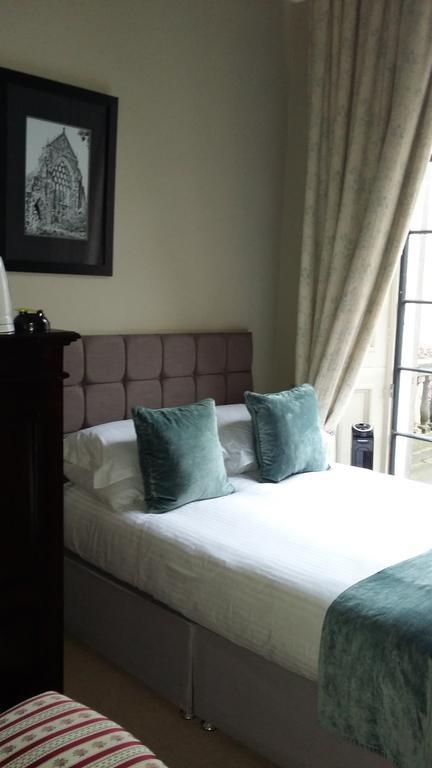 Compact Double Room,1318914388:JPEG