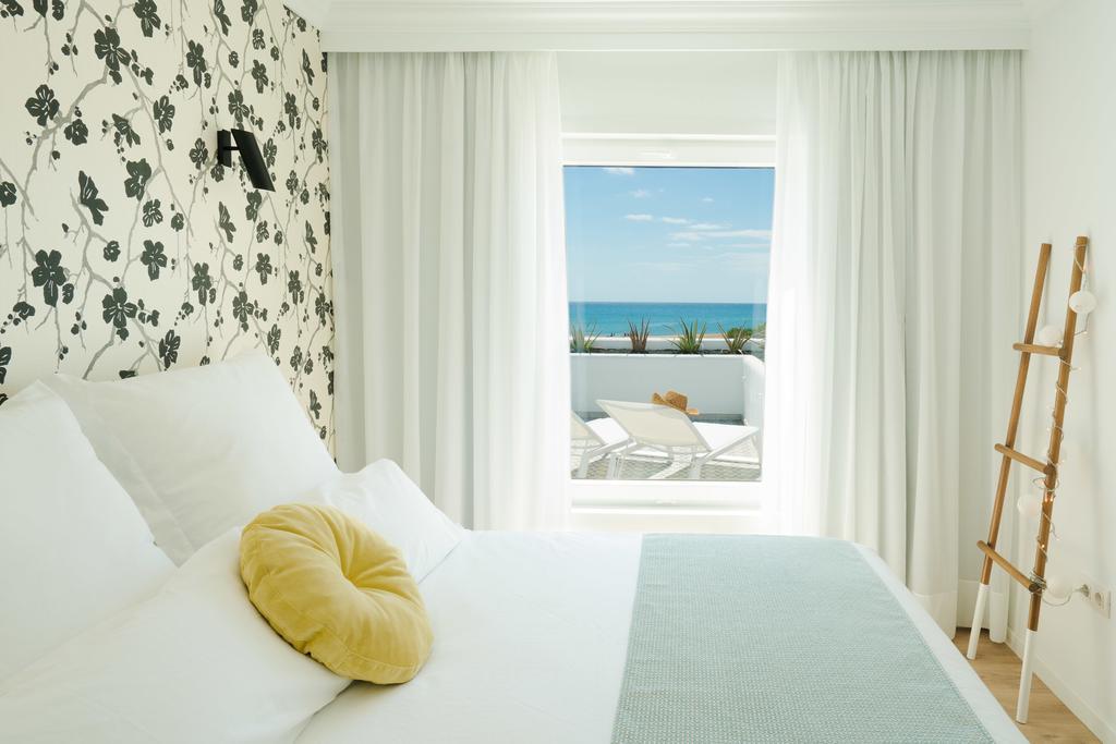 Apartamento con vistas al mar y bañera de hidromasaje
