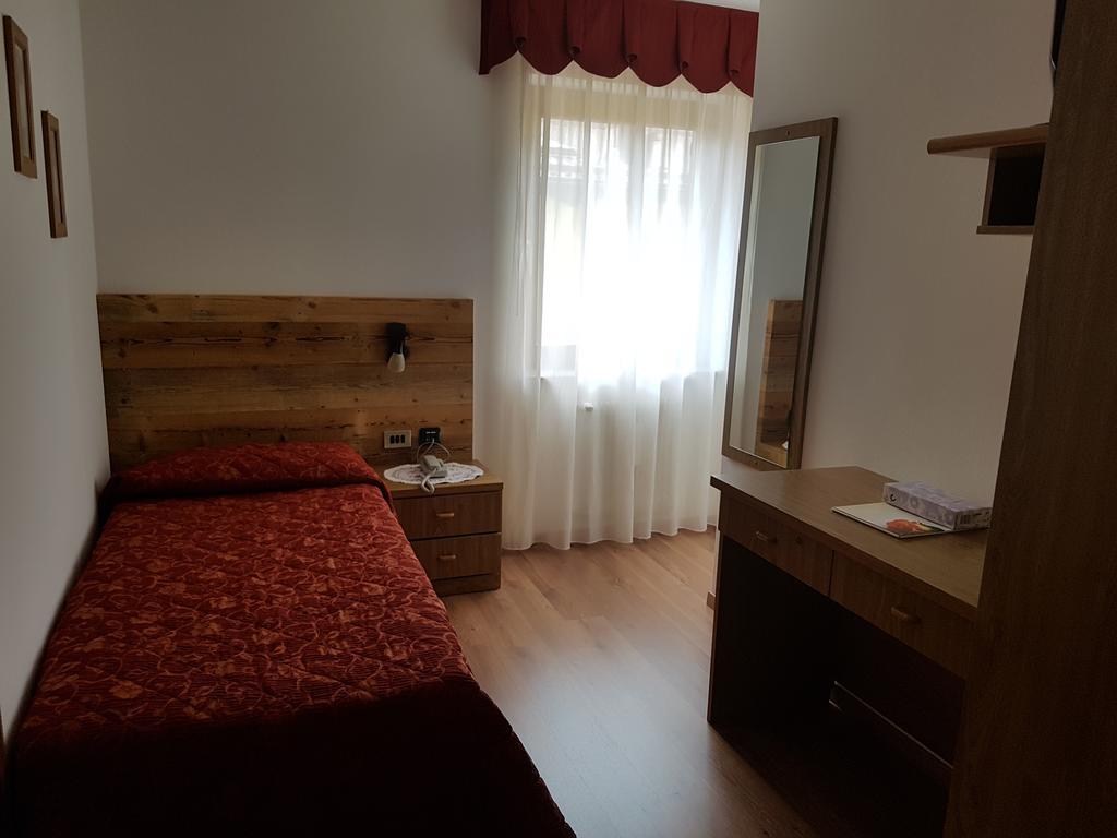Single Room,520697925:JPEG