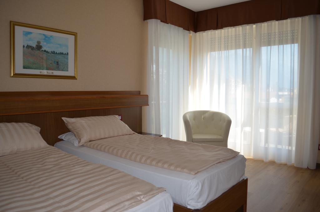 Double or Twin Room Balcony,1119004971:JPEG