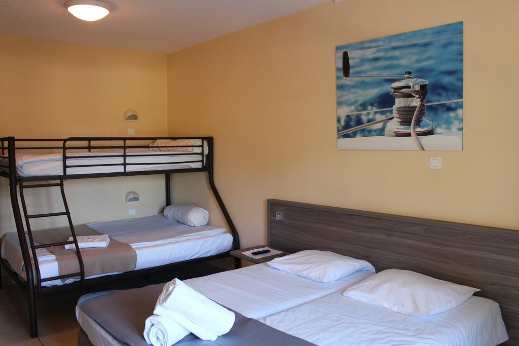 Classic Quadruple Room,408410676:JPEG