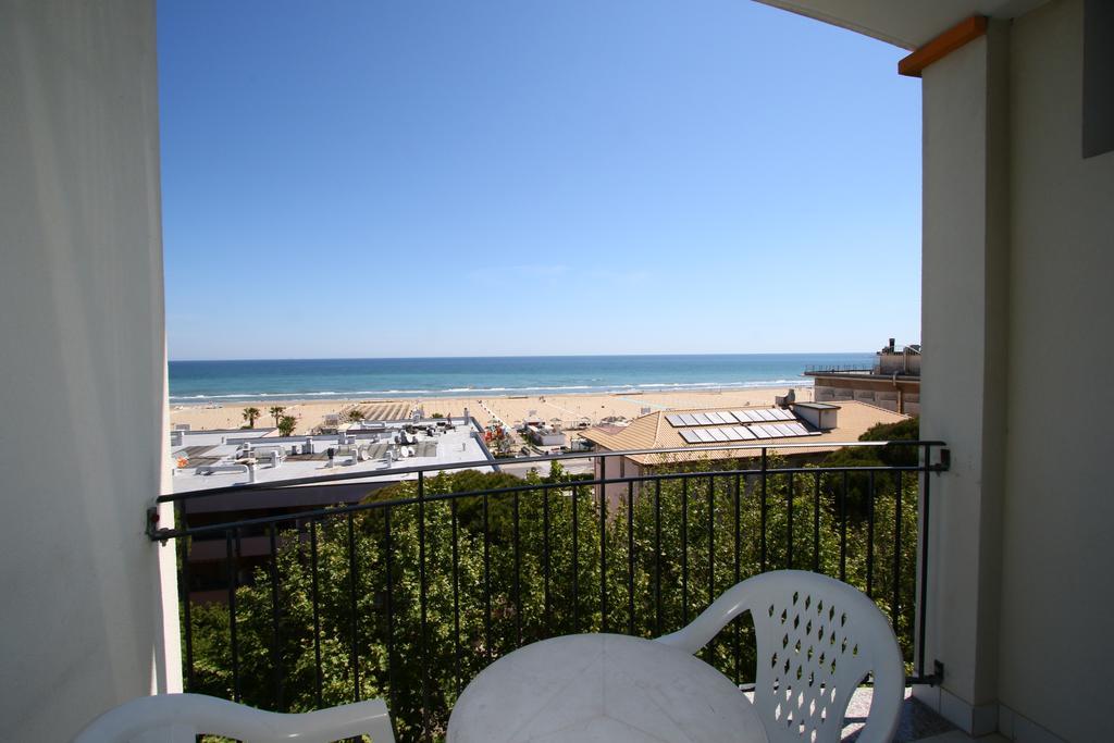 One-Bedroom Apartment Sea View