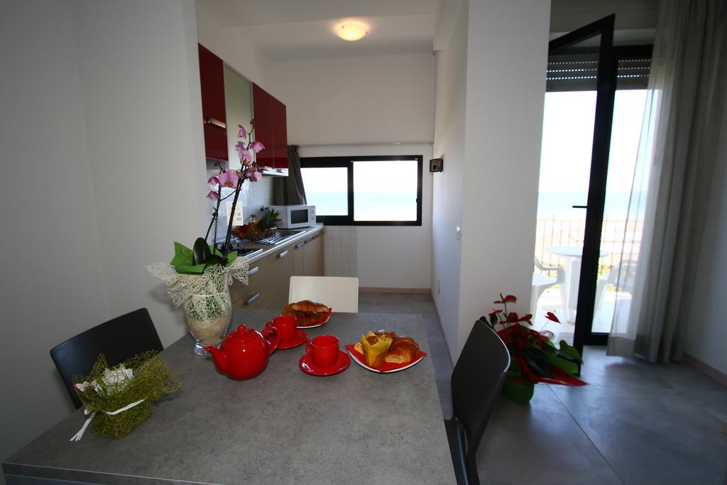 One-Bedroom Apartment Sea View