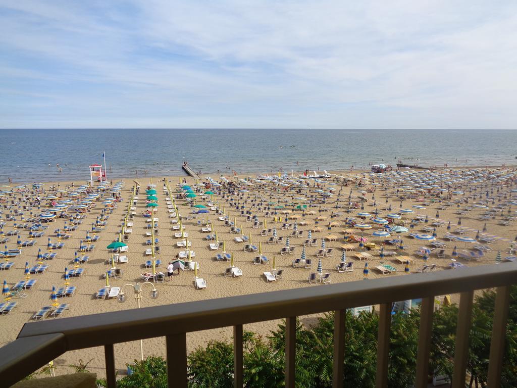 Double or Twin Room Sea View