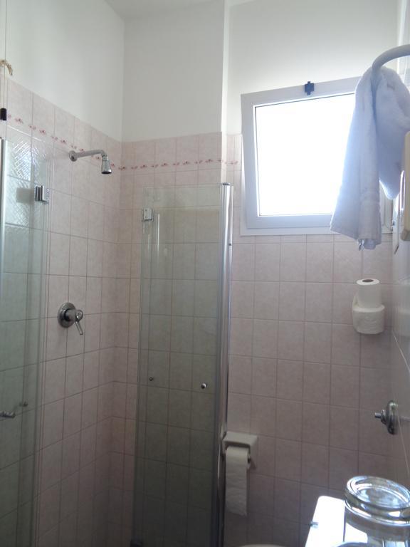 Triple Room,408917583:JPEG