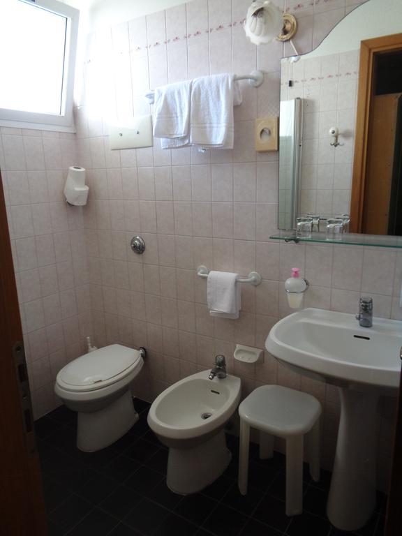 Double or Twin Room,408919131:JPEG