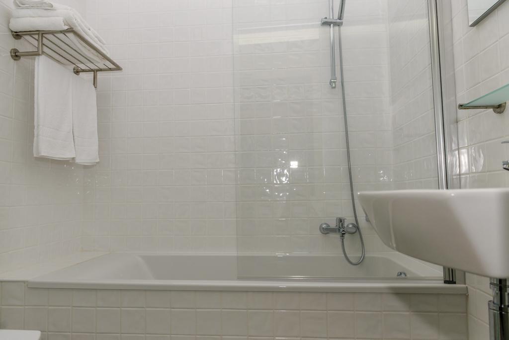 Double Room River View,746138090:JPEG